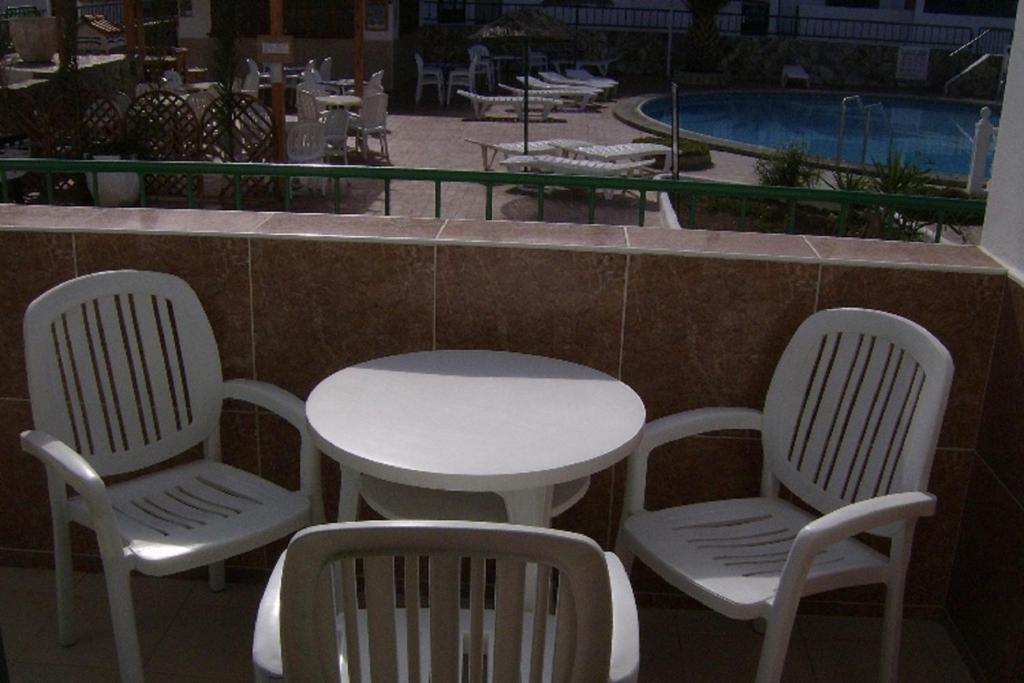 Apartamentos Alondras Park Costa Del Silencio Dış mekan fotoğraf