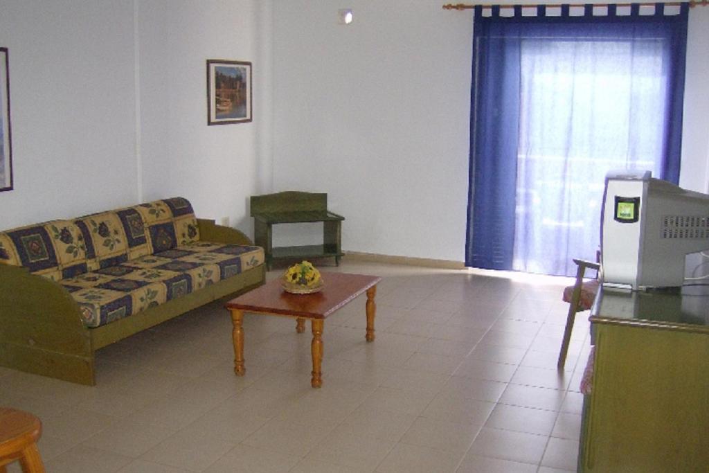 Apartamentos Alondras Park Costa Del Silencio Oda fotoğraf